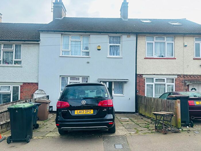 3 Bedroom Terraced House To Rent In Hillborough Road, Luton, LU1