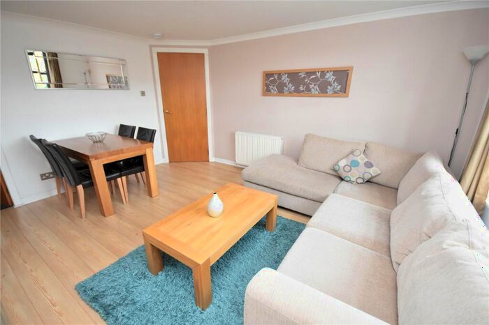 2 Bedroom Flat To Rent In Riverside Drive, City Centre, Aberdeen, AB11