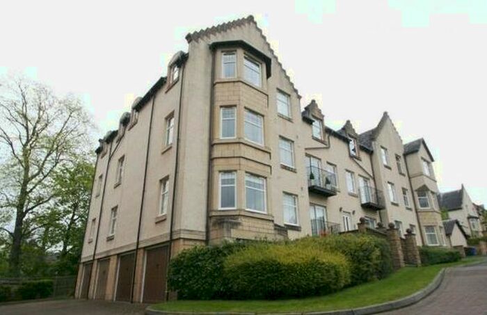 3 Bedroom Flat To Rent In Easter Steil, Edinburgh, Midlothian, EH10