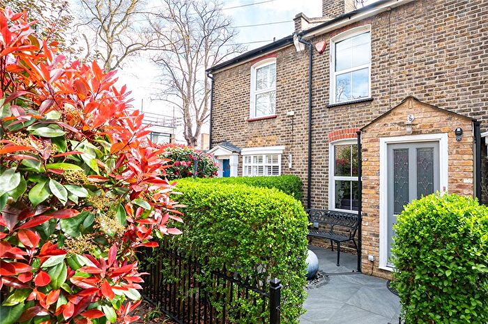 3 Bedroom Terraced House For Sale In Staten Gardens, Twickenham, TW1