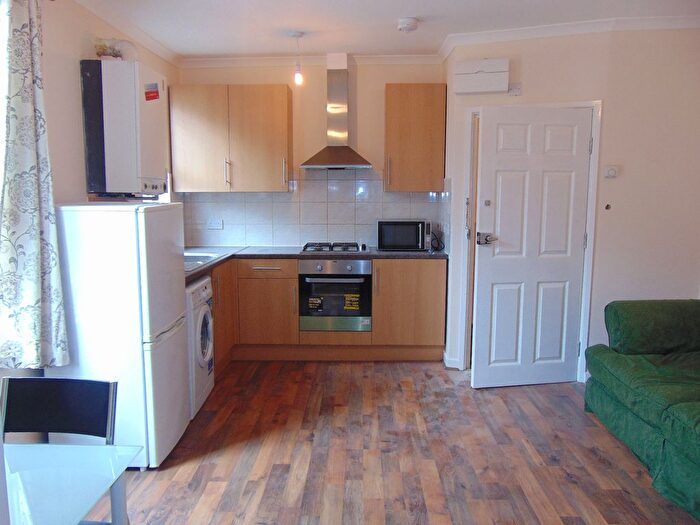 1 Bedroom Flat To Rent In High Road, Goodmayes, IG3