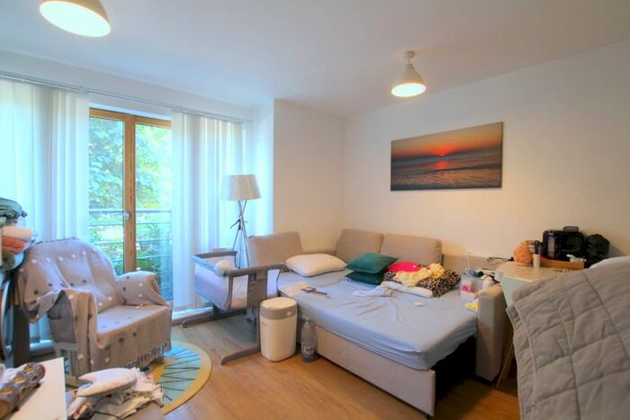 Studio To Rent In Holford Way, London, SW15