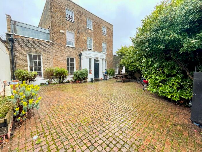 1 Bedroom Flat To Rent In Dalston Lane, Hackney, E8