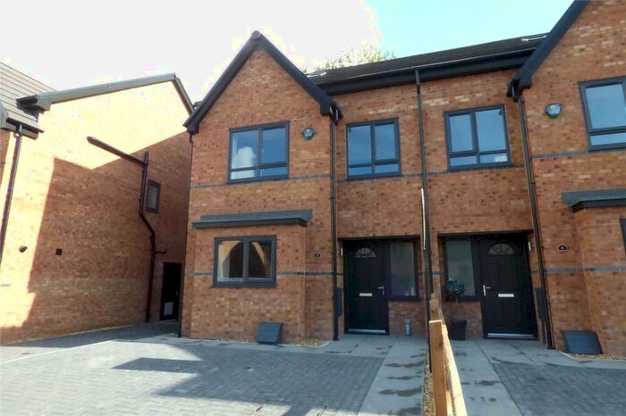 3 Bedroom Semi-Detached House To Rent In Bilberry Place, Rossendale, Lancashire, BB4