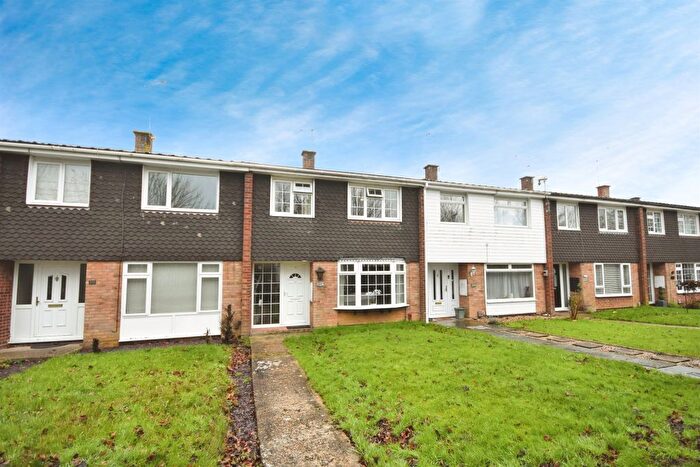 3 Bedroom Terraced House For Sale In Dorset Avenue, Chelmsford, CM2