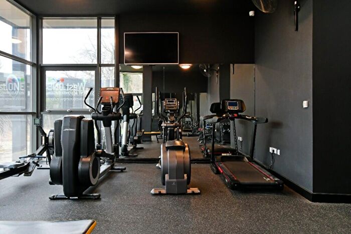 3 Bedroom Apartment To Rent In Broomgrove Apartments, Broomgrove Road, Sheffield, S10