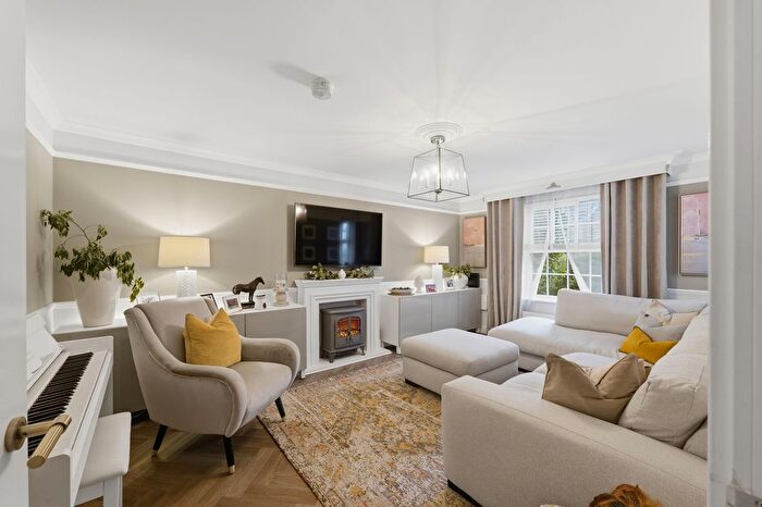 4 Bedroom Detached House For Sale In Cassley Crescent, Lubbesthorpe, LE19