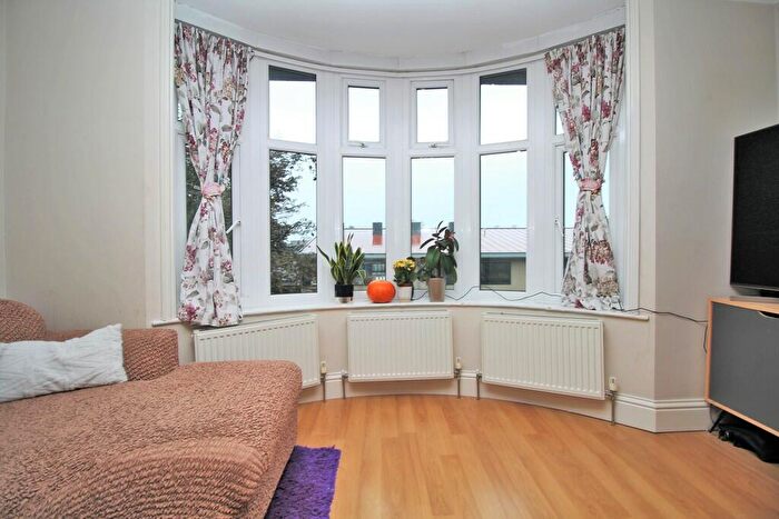2 Bedroom Apartment For Sale In Somerhill Road, Hove, BN3
