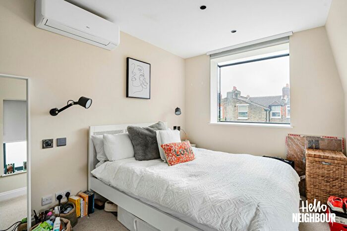4 Bedroom Terraced House To Rent In Valnay Street, London, SW17