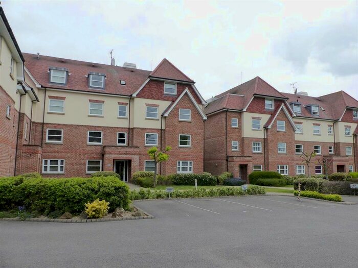 2 Bedroom Flat To Rent In Grosvenor Heights, Forest View, Chingford, E4