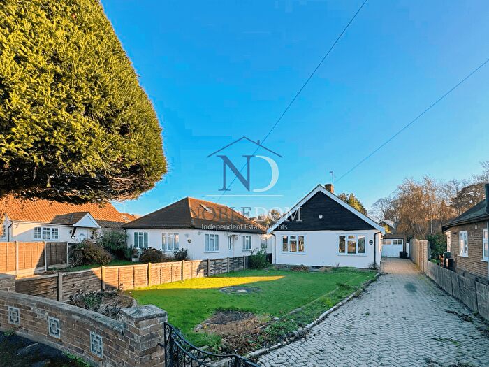 3 Bedroom Detached Bungalow To Rent In West Drayton, UB7