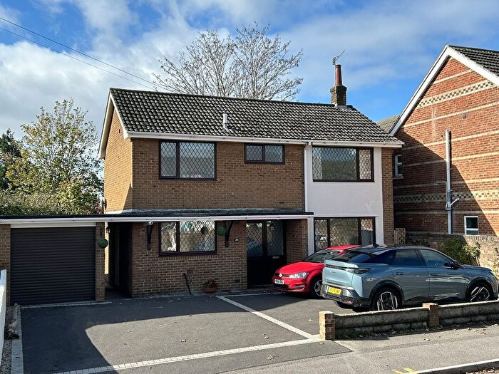 3 Bedroom Detached House To Rent In Shaftesbury Road, Poole, BH15