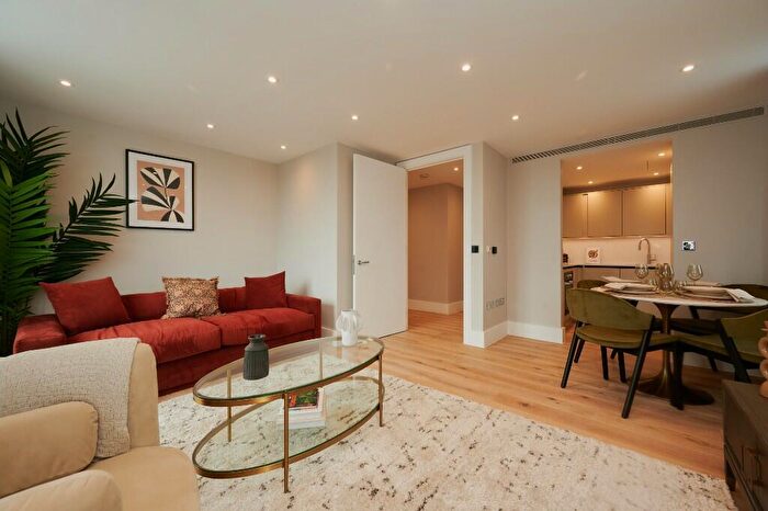2 Bedroom Apartment To Rent In Flat, Baker Street, London, NW1