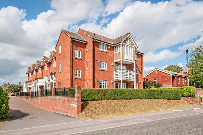 2 Bedroom Flat For Sale In London Road, Marlborough, SN8