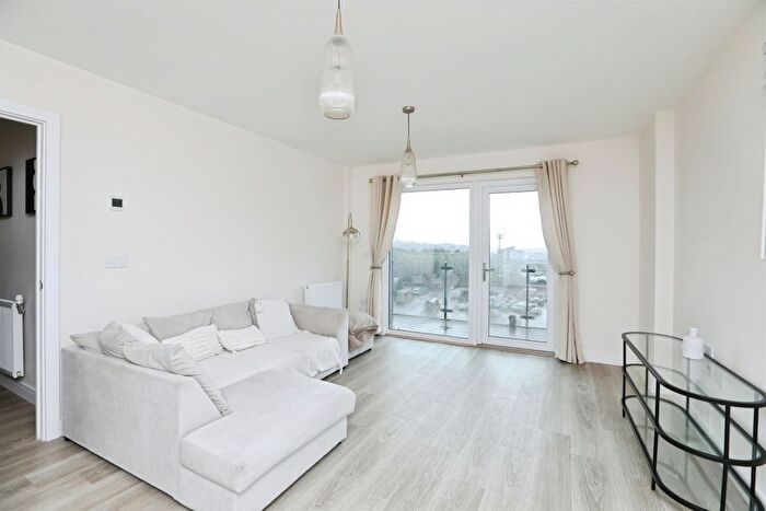 2 Bedroom Flat For Sale In Pegasus Way, Gillingham, ME7
