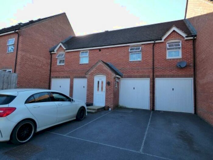 2 Bedroom Flat To Rent In Turnstile Walk, Trowbridge, Wiltshire, BA14