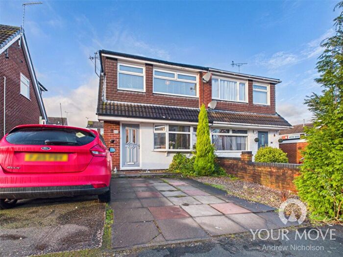 3 Bedroom Semi Detached House For Sale In Pelican Close, Crewe, Cheshire, CW1