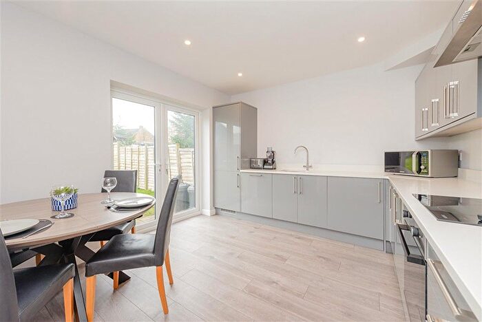 3 Bedroom Semi Detached House For Sale In Elaine Avenue, Strood, Rochester, Kent, ME2