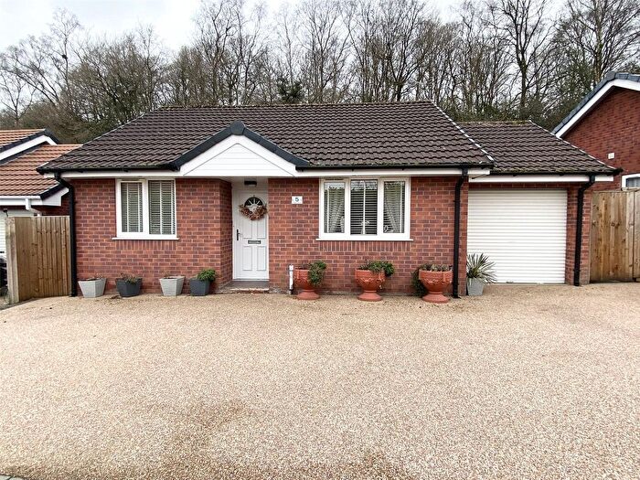 2 Bedroom Bungalow For Sale In Ellwand Court, Dawley, Telford, Shropshire, TF4