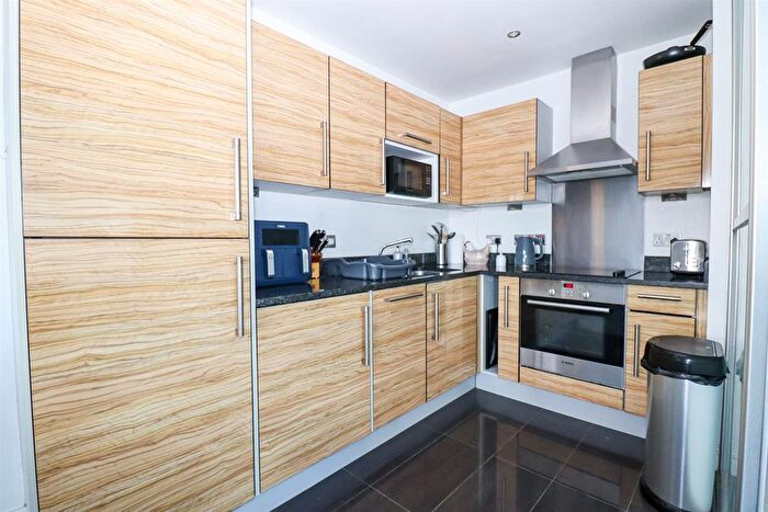 2 Bedroom Flat For Sale In Dorset Road South, Bexhill-On-Sea, TN40