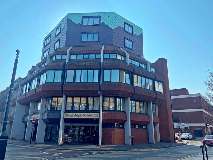 2 Bedroom Flat To Rent In Market Street, Maidenhead, SL6