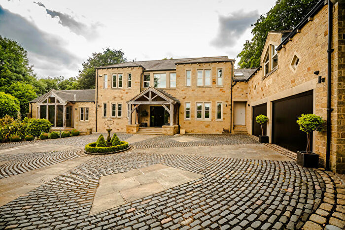 5 Bedroom Detached House For Sale In Spring Court, Almondbury, Huddersfield, HD4