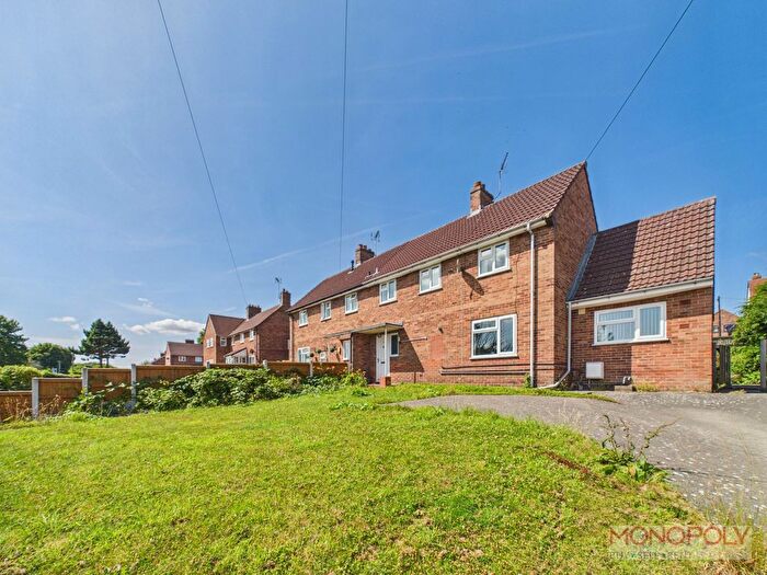 3 Bedroom Semi-detached House For Sale In Heol Offa, Coedpoeth, LL11