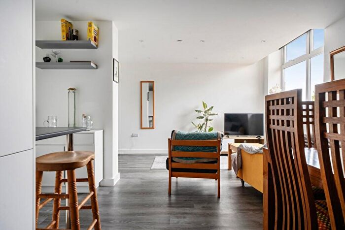 2 Bedroom Flat For Sale In Frome, BA11