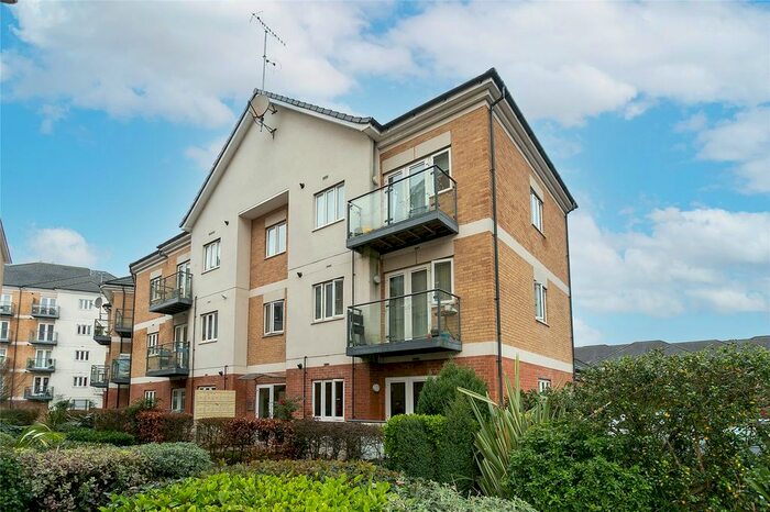 1 Bedroom Flat To Rent In Oliver Court, Ley Farm Close, Watford, Hertfordshire, WD25