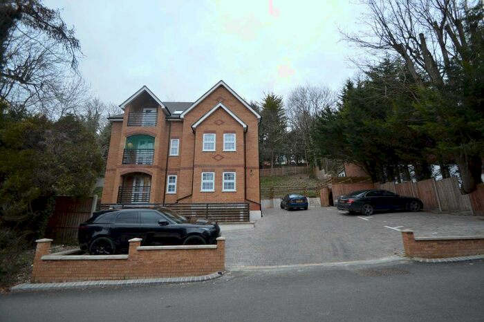 2 Bedroom Flat To Rent In Welcomes Road, Kenley, Purley, CR8