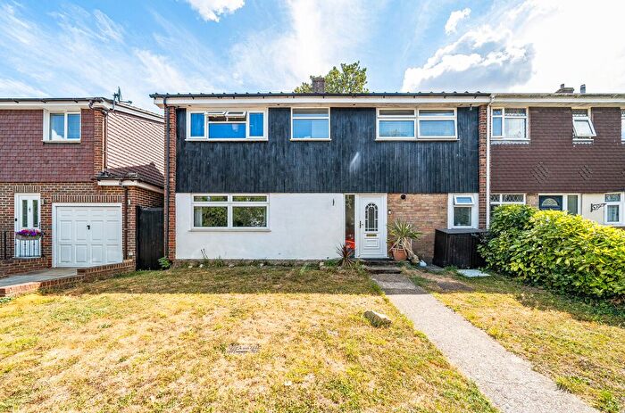 4 Bedroom End Of Terrace House For Sale In Coopers Close, South Darenth, Kent, DA4