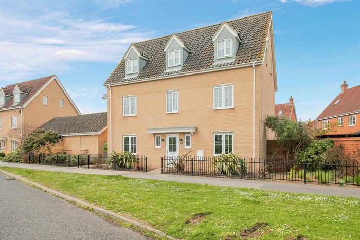 5 Bedroom Detached House For Sale In Sycamore Drive, Rendlesham, Woodbridge, IP12