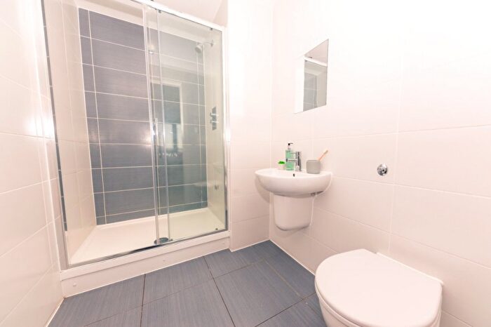 3 Bedroom Flat To Rent In The Courtyard, Stanhope St, Liverpool, L8