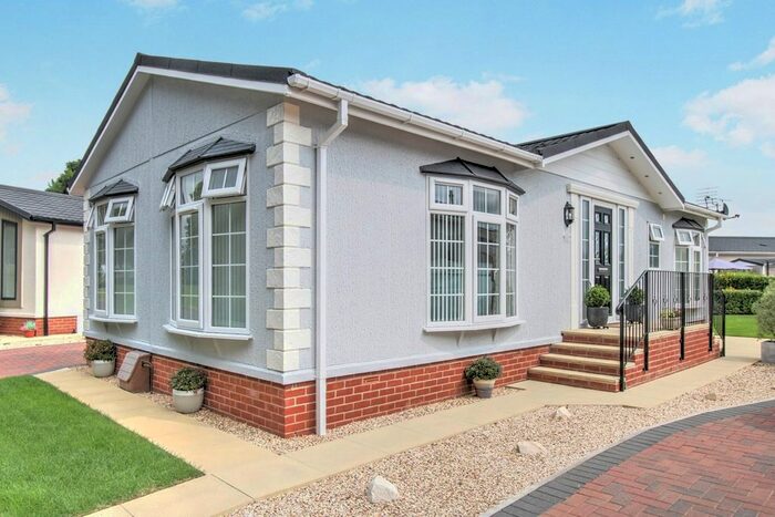 2 Bedroom Mobile/park Home For Sale In Chilton Park, Bridgwater, TA6