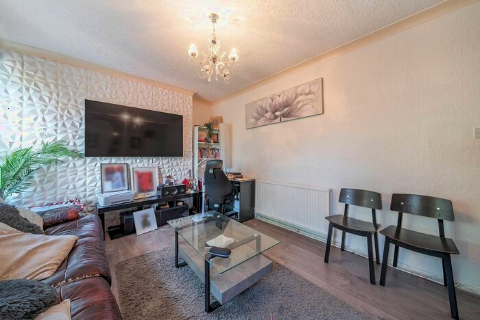 2 Bedroom Flat To Rent In London Road, Mitcham, CR4