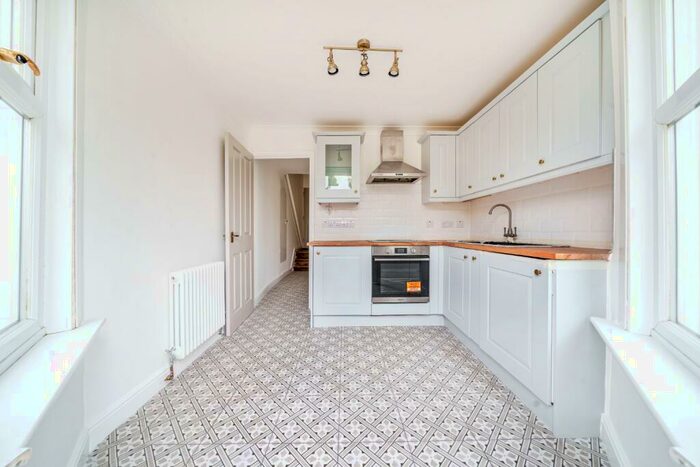 1 Bedroom Ground Flat To Rent In Dalrymple Road, Brockley, London, SE4