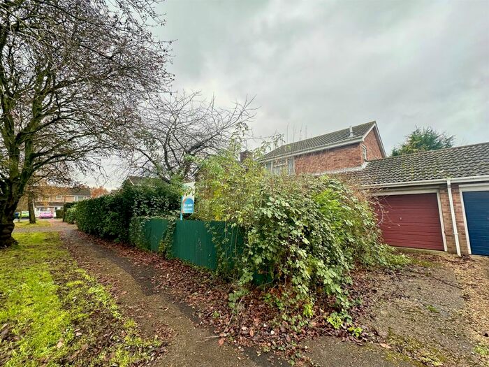 3 Bedroom Detached House For Sale In Windsor Drive, Ramsey, Huntingdon, PE26