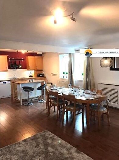 3 Bedroom Flat To Rent In Tower Place, Edinburgh, EH6