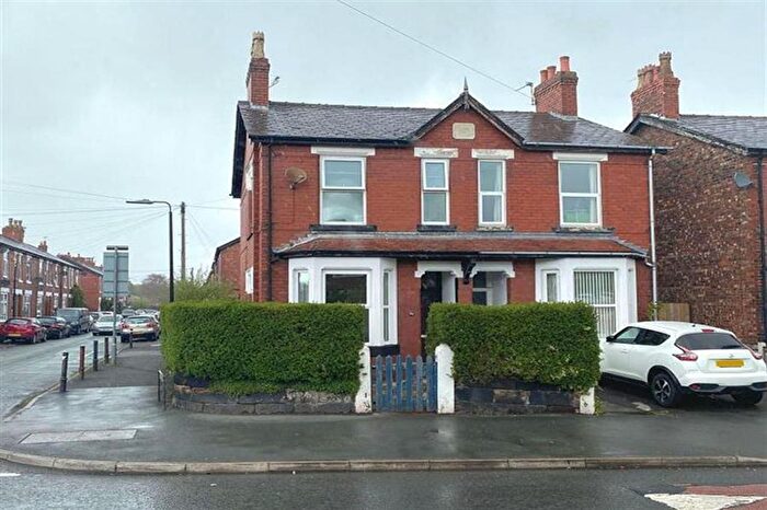 3 Bedroom End Terrace House For Sale In Brook Lane, Timperley, WA15