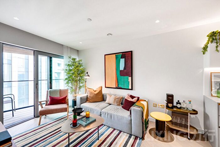 1 Bedroom Flat For Sale In Peninsula Gardens, Greenwich, SE10