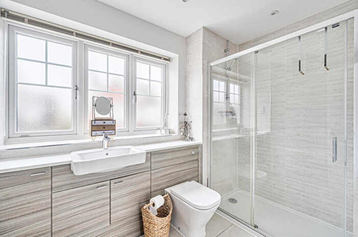 3 Bedroom Detached House For Sale In Tower Gardens, Mortimer Common, Reading, Berkshire, RG7