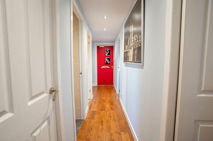 2 Bedroom Flat For Sale In Abel Place, Dunfermline, KY11