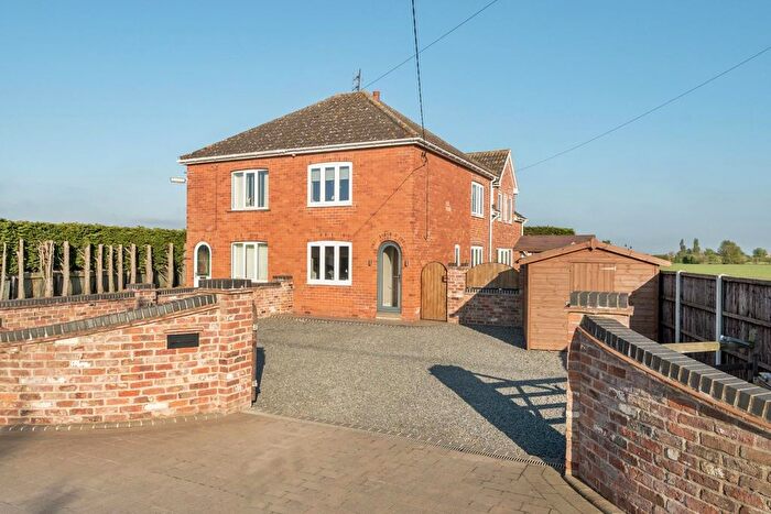 3 Bedroom Semi-Detached House For Sale In Coningsby Road, Dogdyke, Lincoln, LN4