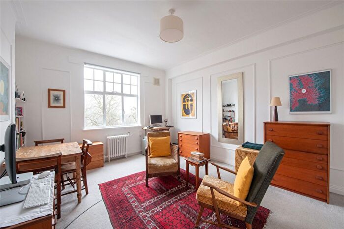 Studio For Sale In Belsize Grove, London, NW3