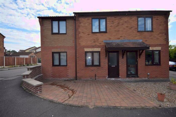 3 Bedroom Semi-Detached House To Rent In Ashton Close, Swanwick, DE55