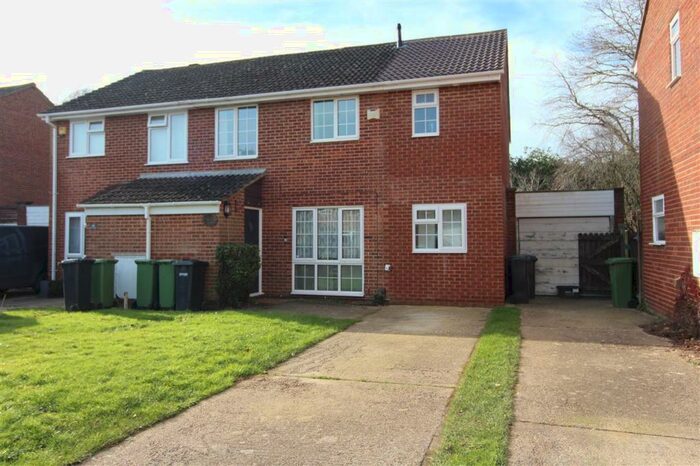 4 Bedroom Semi-Detached House To Rent In Bowcombe, Netley Abbey, Southampton, SO31