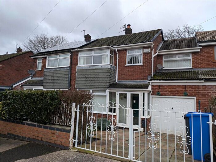 4 Bedroom Semi Detached House For Sale In Clifton View, Clifton, Swinton, Manchester, M27