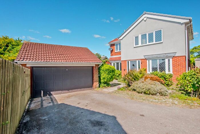 4 Bedroom Detached House For Sale In Oxford Walk, Gomersal, Cleckheaton, BD19