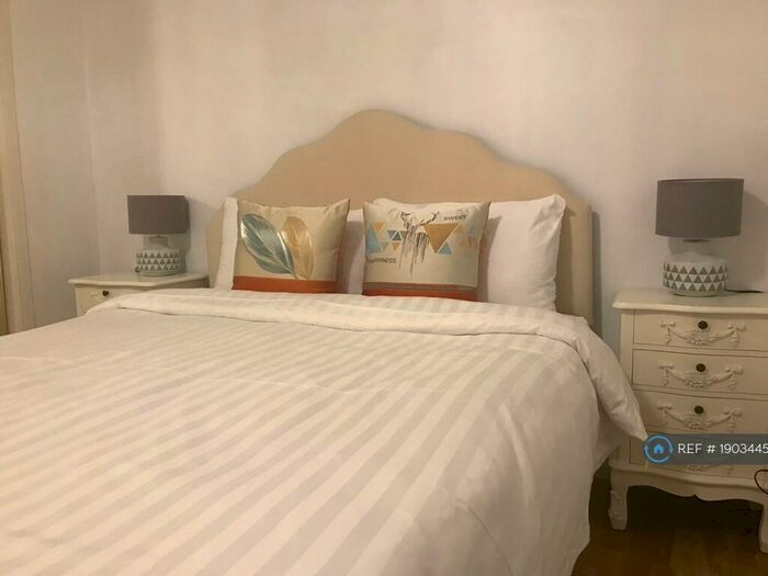 2 Bedroom Flat To Rent In Duff Road, Edinburgh, EH11