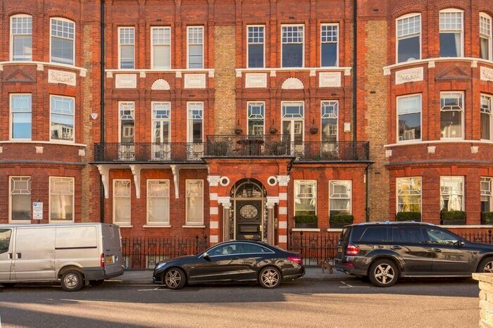3 Bedroom Flat For Sale In Wynnstay Gardens, London, W8
